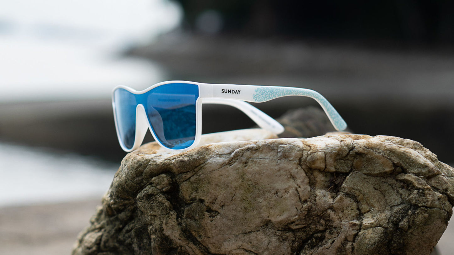 LOVE THE OCEAN - CORALS FLARE