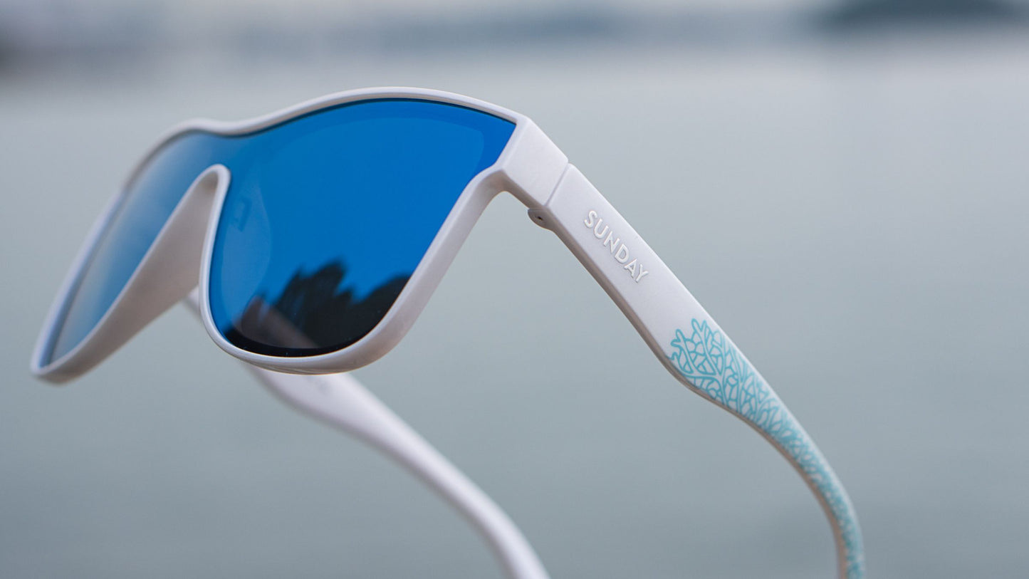 LOVE THE OCEAN - CORALS FLARE